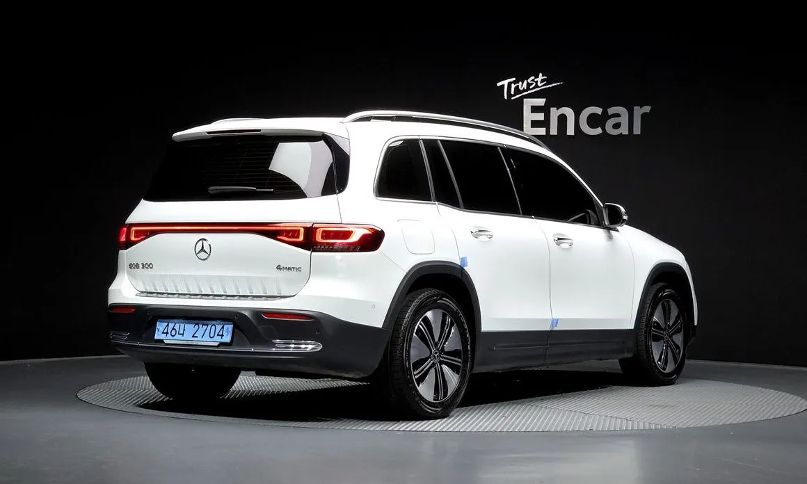Mercedes-Benz EQB — фото 9