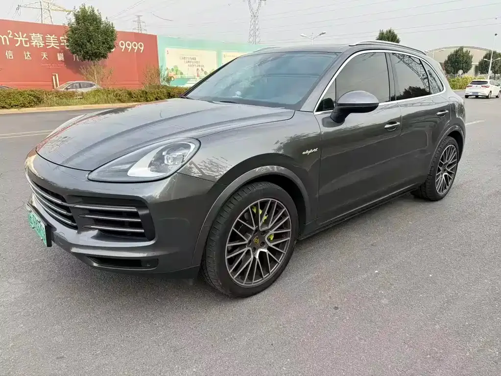 Porsche Cayenne Hybrid — фото 1