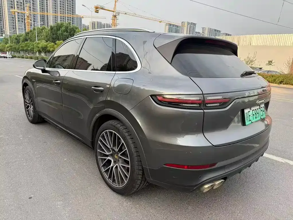 Porsche Cayenne Hybrid — фото 6