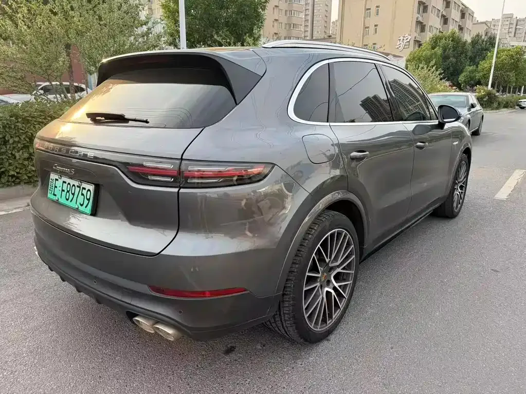Porsche Cayenne Hybrid — фото 8