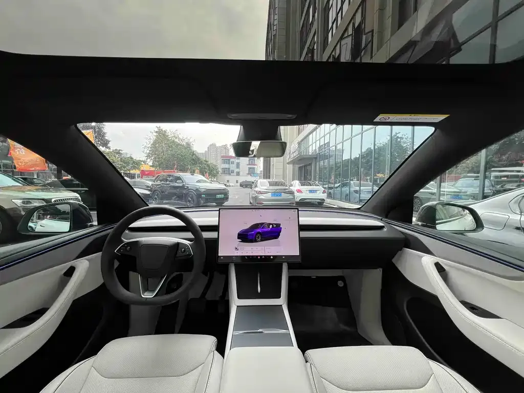 Tesla Model Y L — фото 3