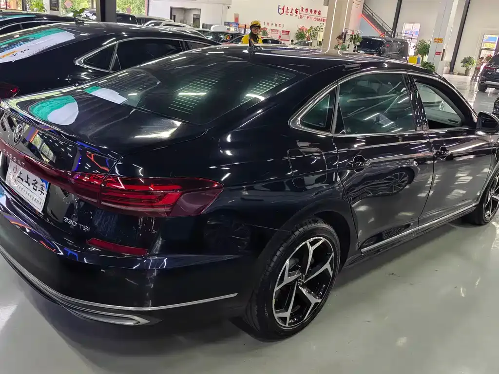 Volkswagen Passat — фото 9