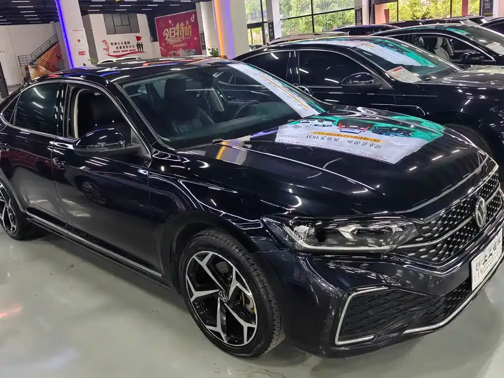 Volkswagen Passat — фото 7