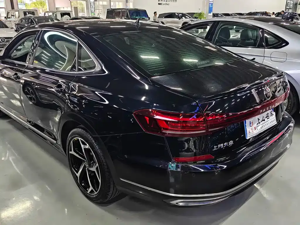 Volkswagen Passat — фото 8