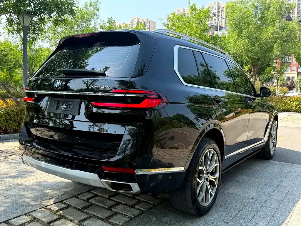 BMW X7 — фото 7