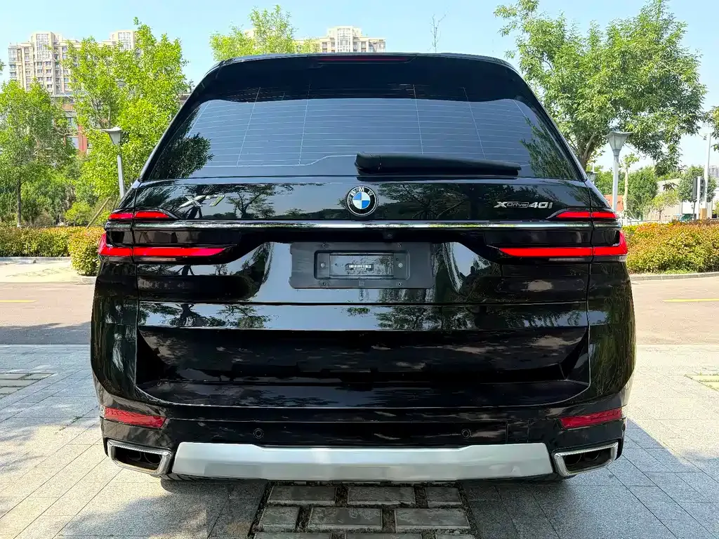 BMW X7 — фото 10