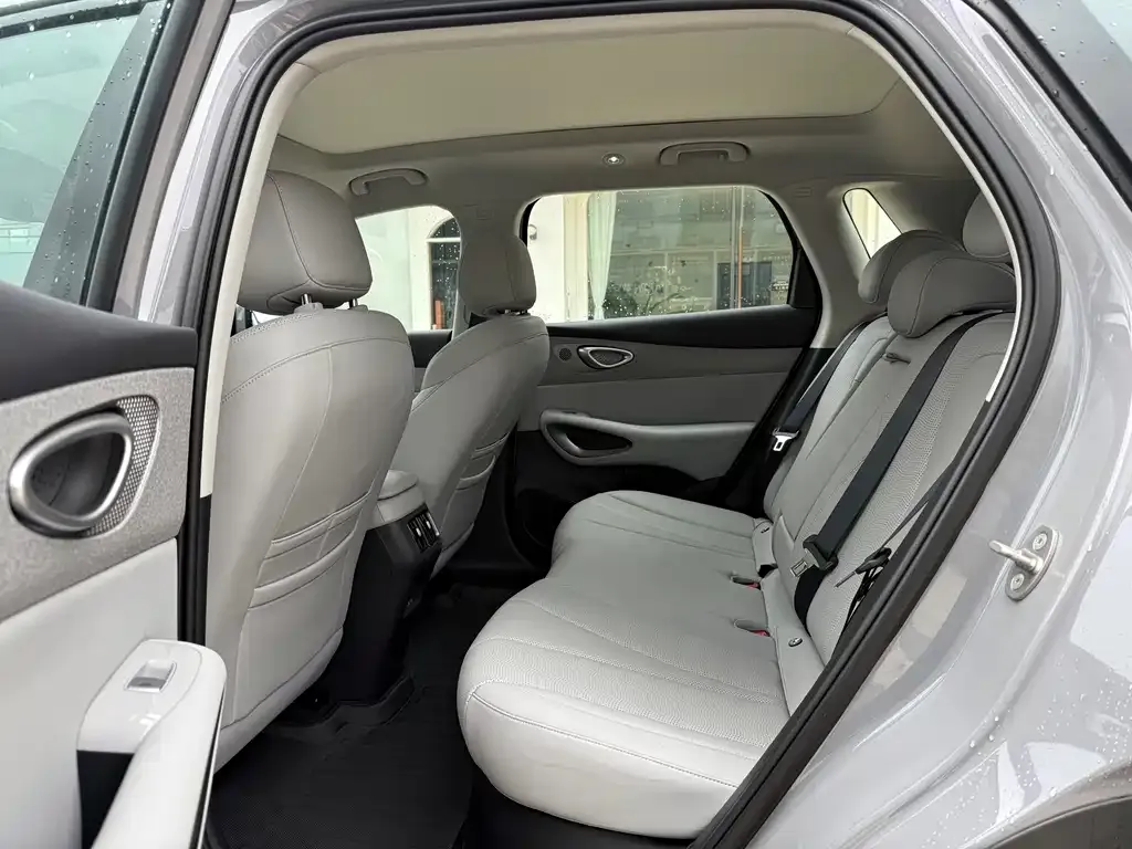 BYD Hiace 05 EV — фото 9