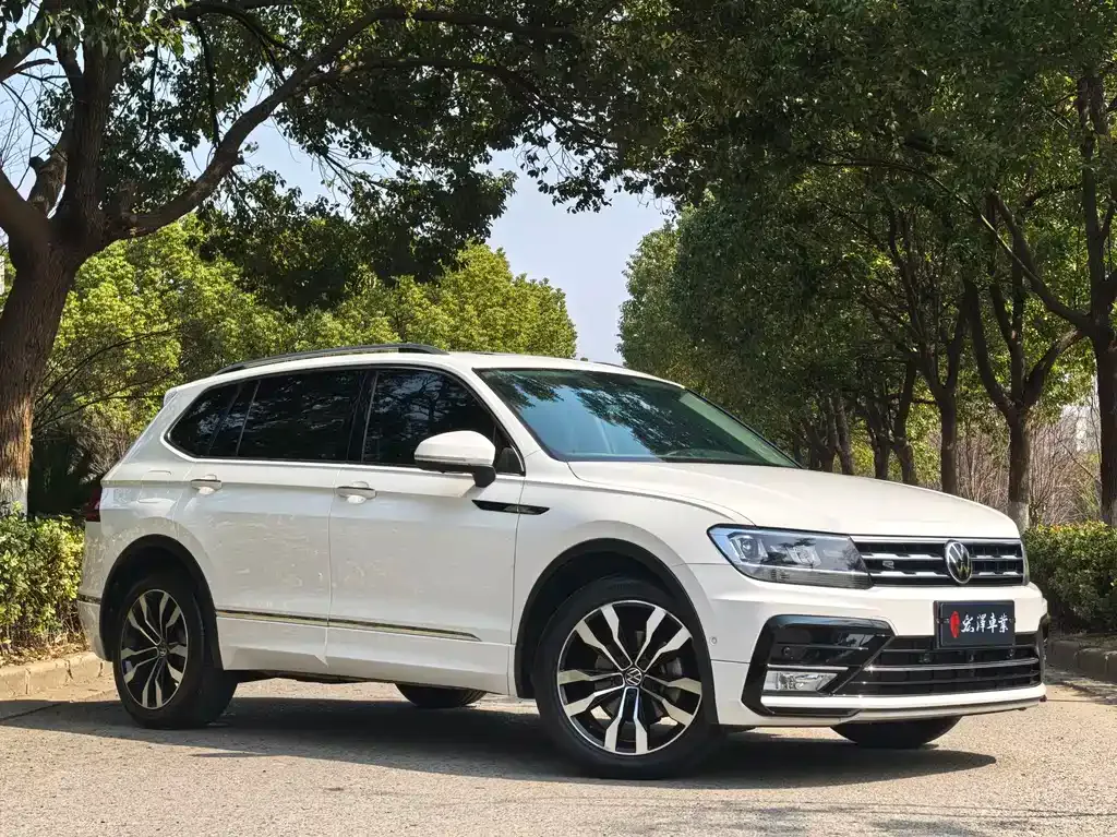 Volkswagen Tiguan L — фото 5