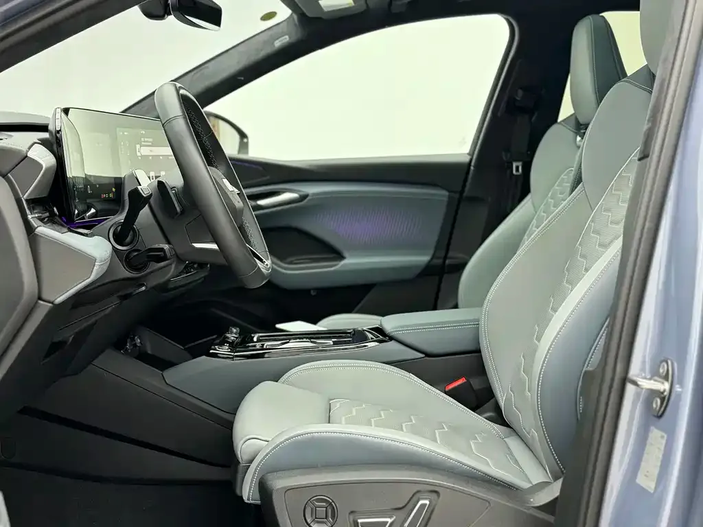 Audi Q6L e-tron — фото 10