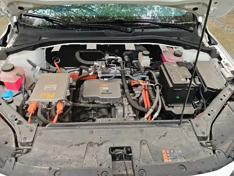 Roewe i6 MAX New Energy — фото 9