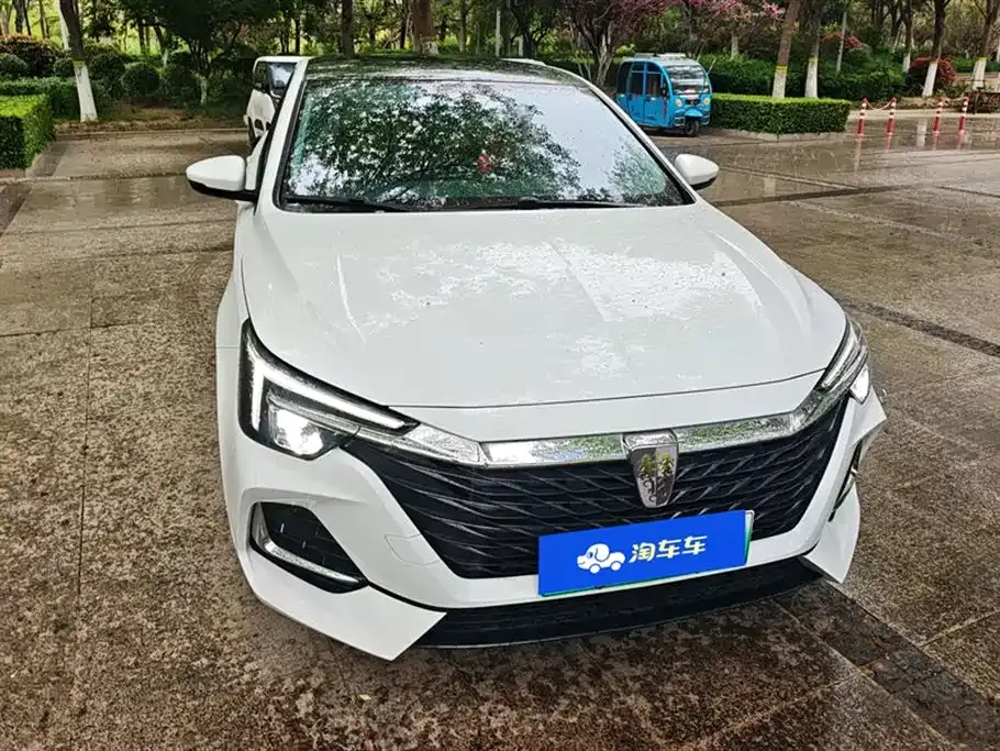 Roewe i6 MAX New Energy — фото 10