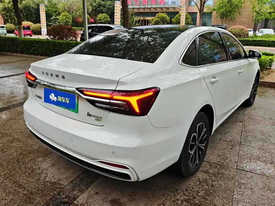 Roewe i6 MAX New Energy — фото 8