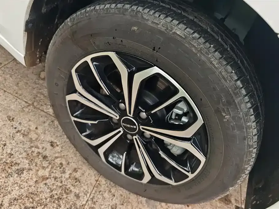 Roewe i6 MAX New Energy — фото 7