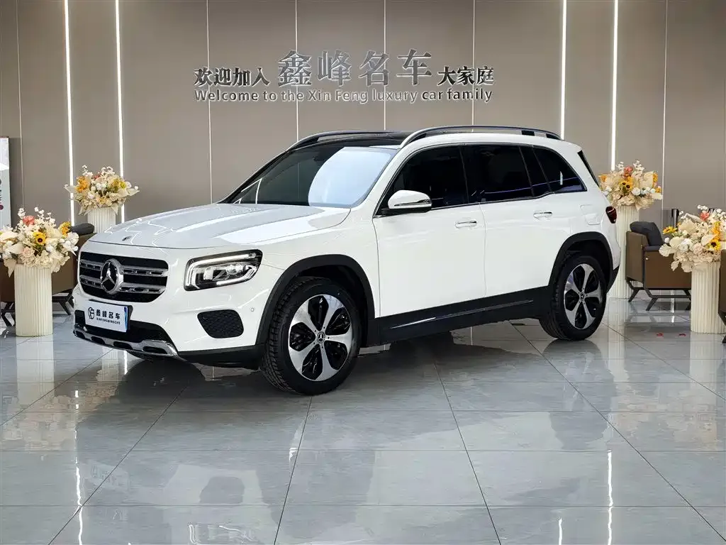 Mercedes-Benz GLB — фото 1
