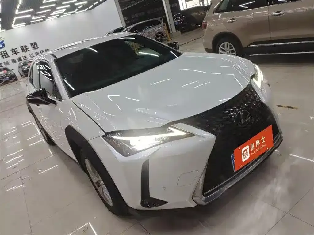 Lexus UX — фото 8