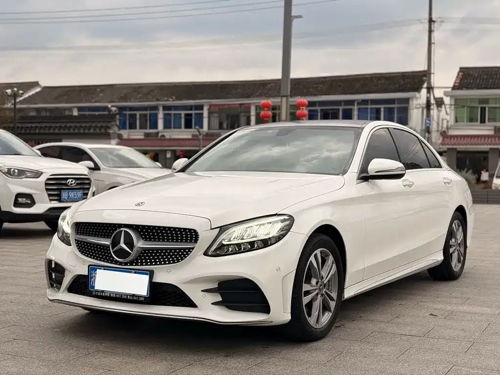 Mercedes-Benz C-Class — фото 1