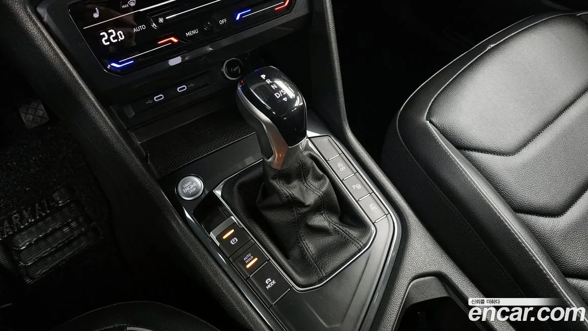 Volkswagen Tiguan — фото 10