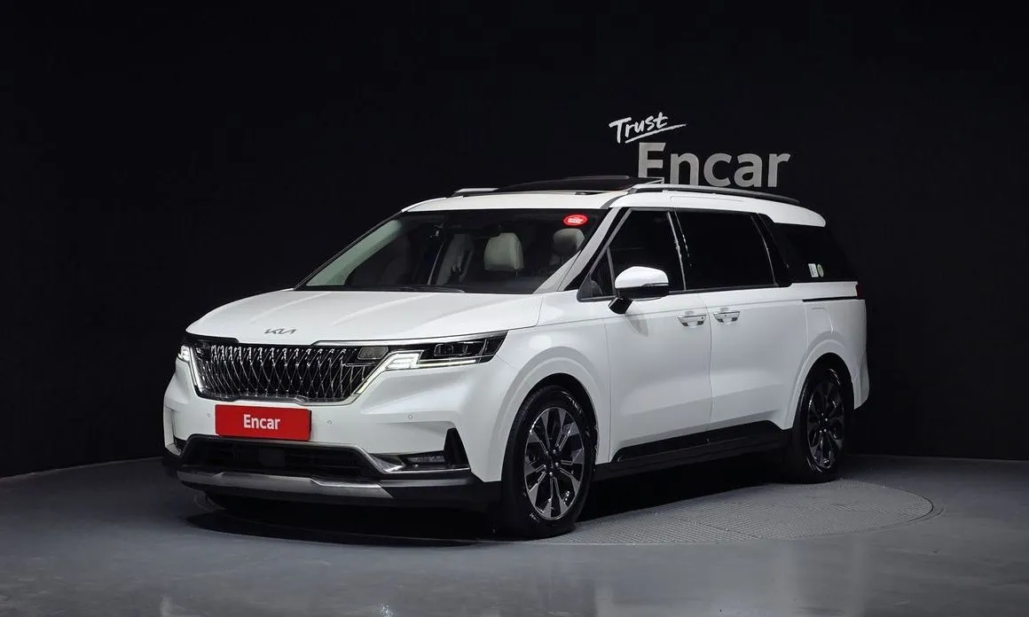 Kia Carnival — фото 1