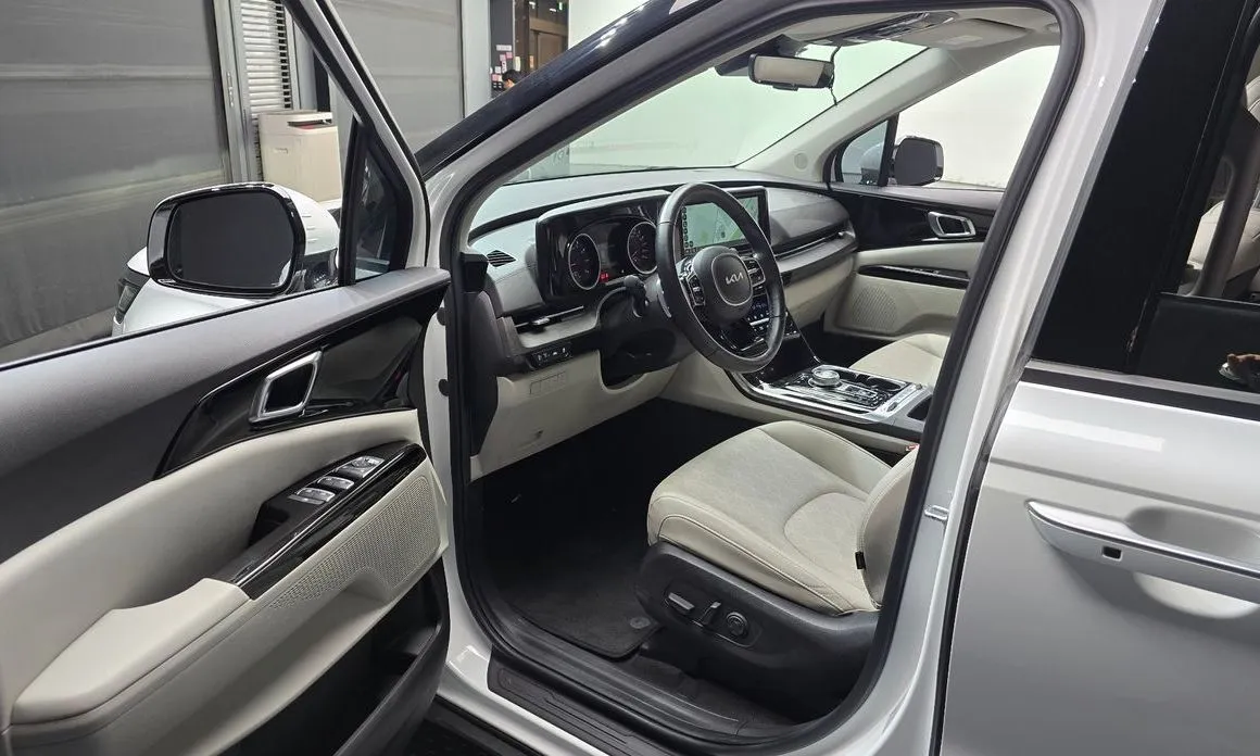 Kia Carnival — фото 10