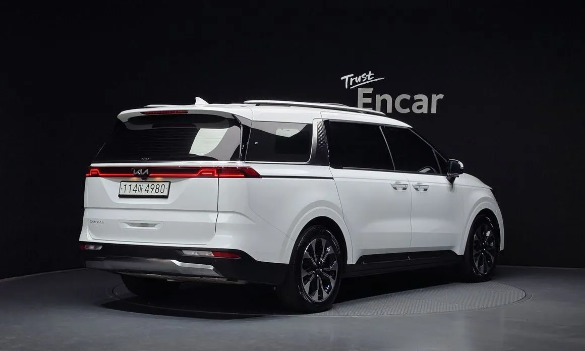 Kia Carnival — фото 6