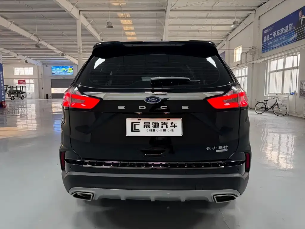 Ford Edge — фото 5