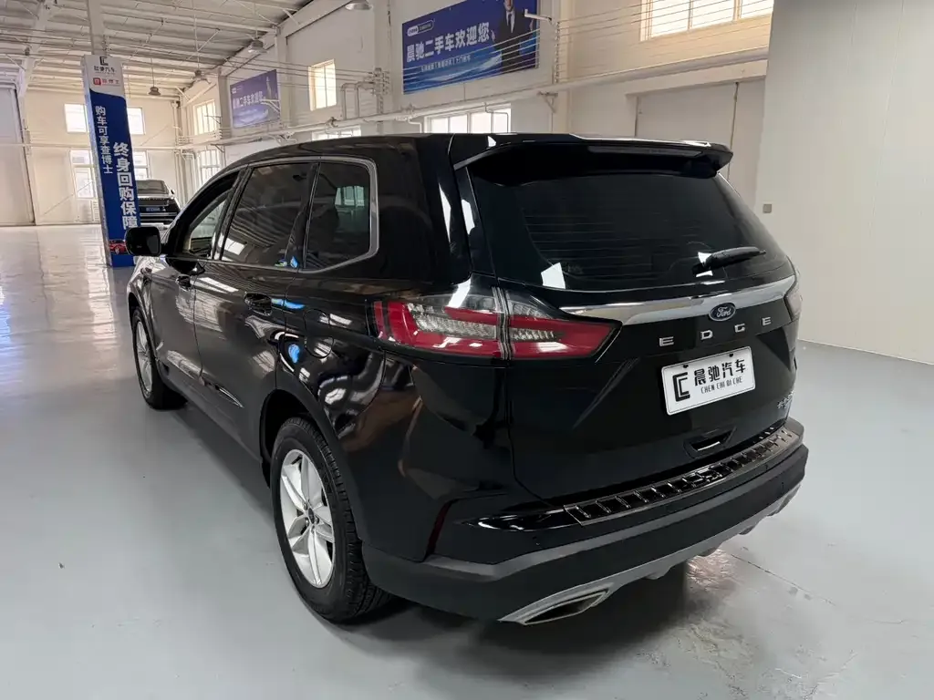 Ford Edge — фото 4