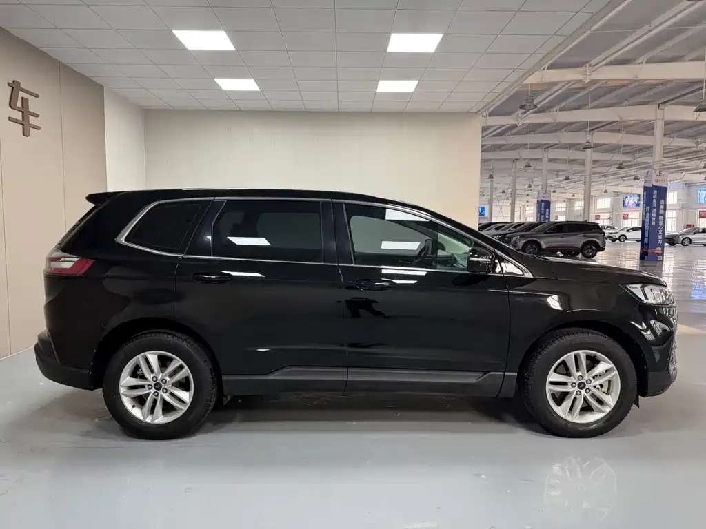 Ford Edge — фото 9
