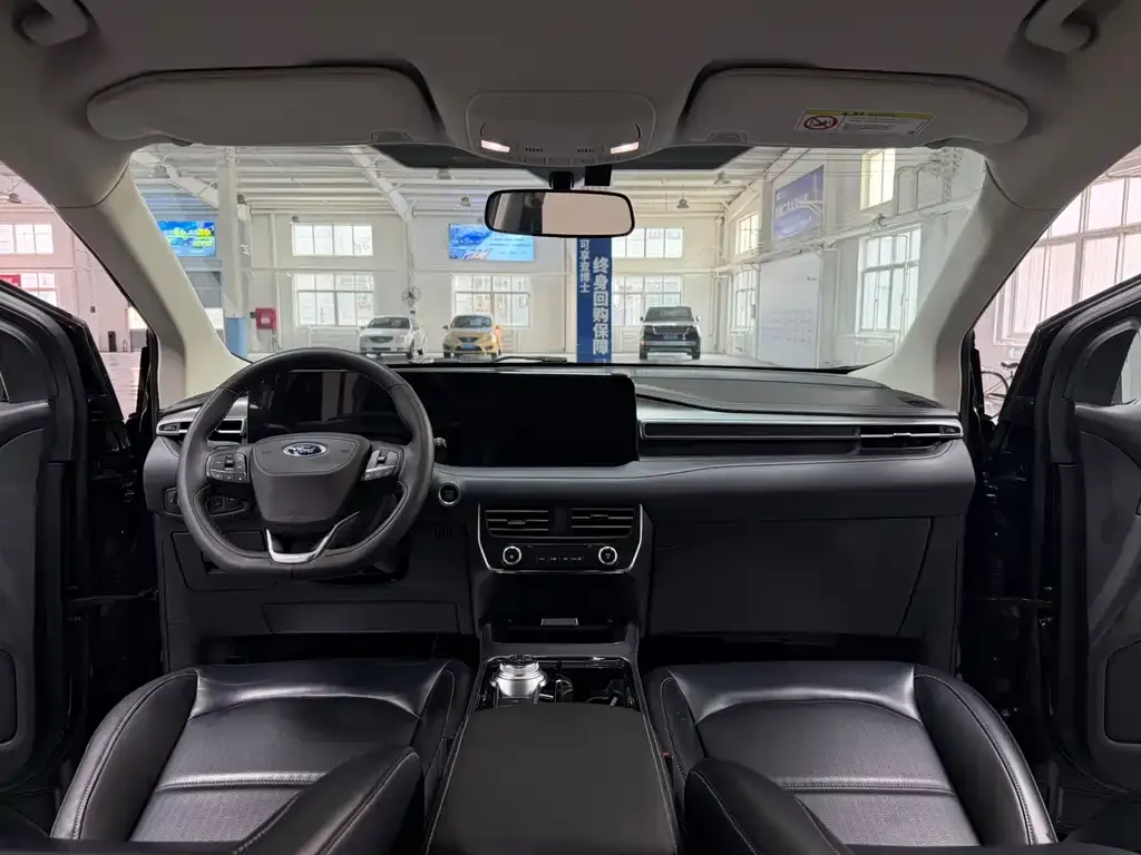 Ford Edge — фото 10