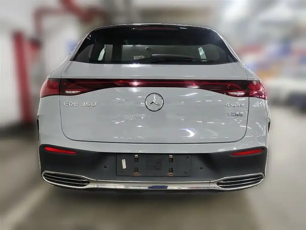 Mercedes-Benz EQE SUV — фото 10