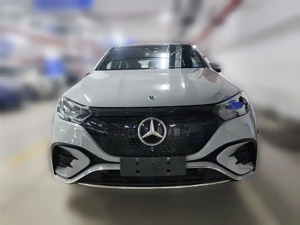 Mercedes-Benz EQE SUV — фото 5
