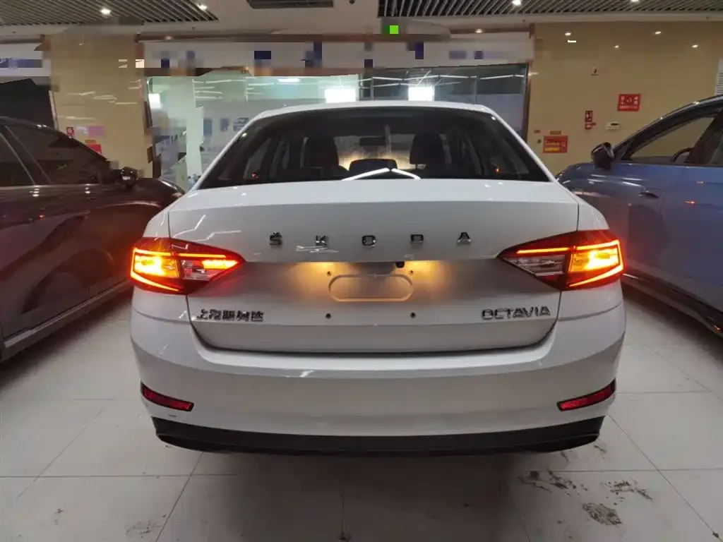 Skoda Octavia — фото 4