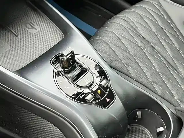 BYD Seal — фото 10