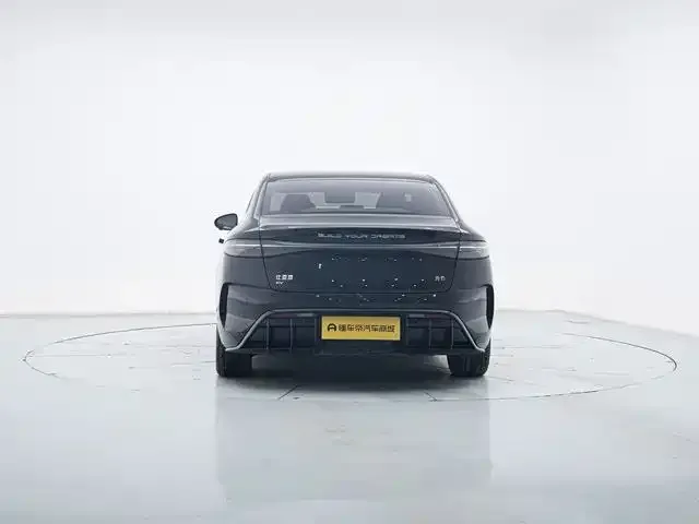 BYD Seal — фото 8