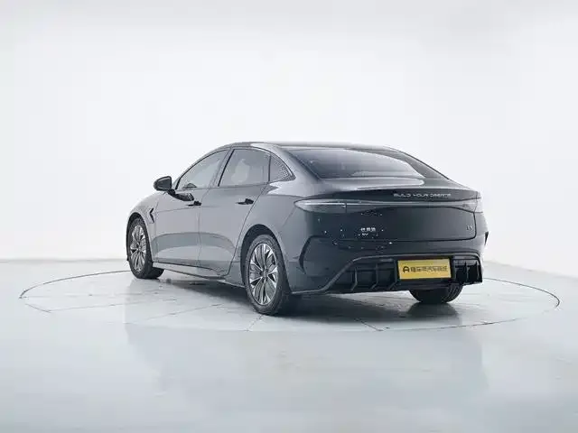 BYD Seal — фото 3