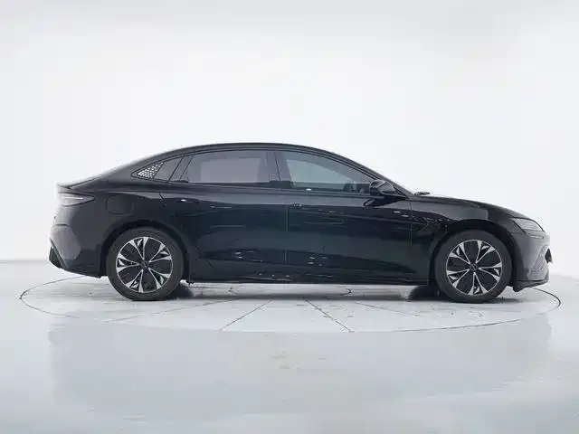 BYD Seal — фото 9