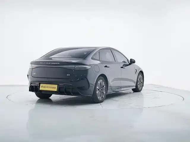 BYD Seal — фото 6