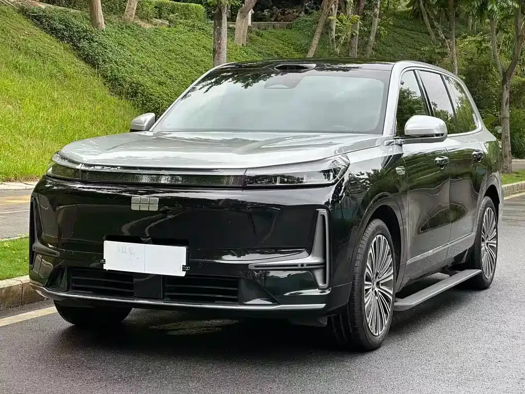 Geely Galaxy M9 — фото 1