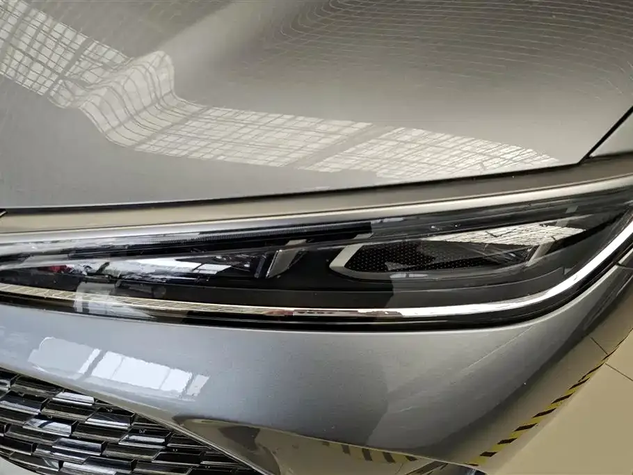 BYD L DM-i — фото 9