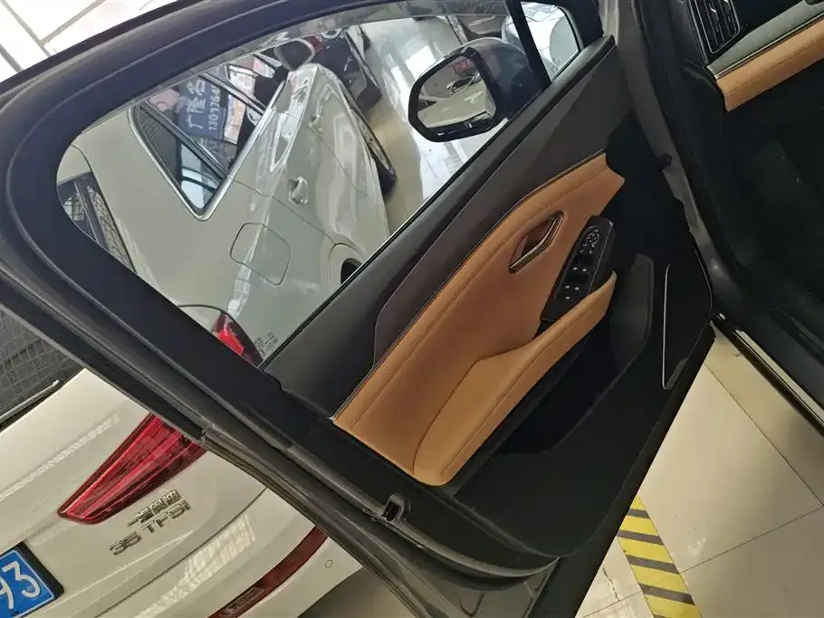 BYD L DM-i — фото 8