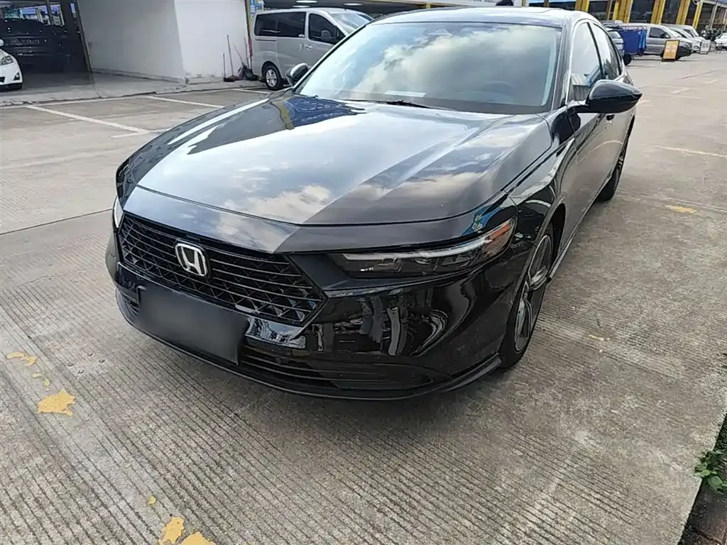 Honda Accord — фото 1