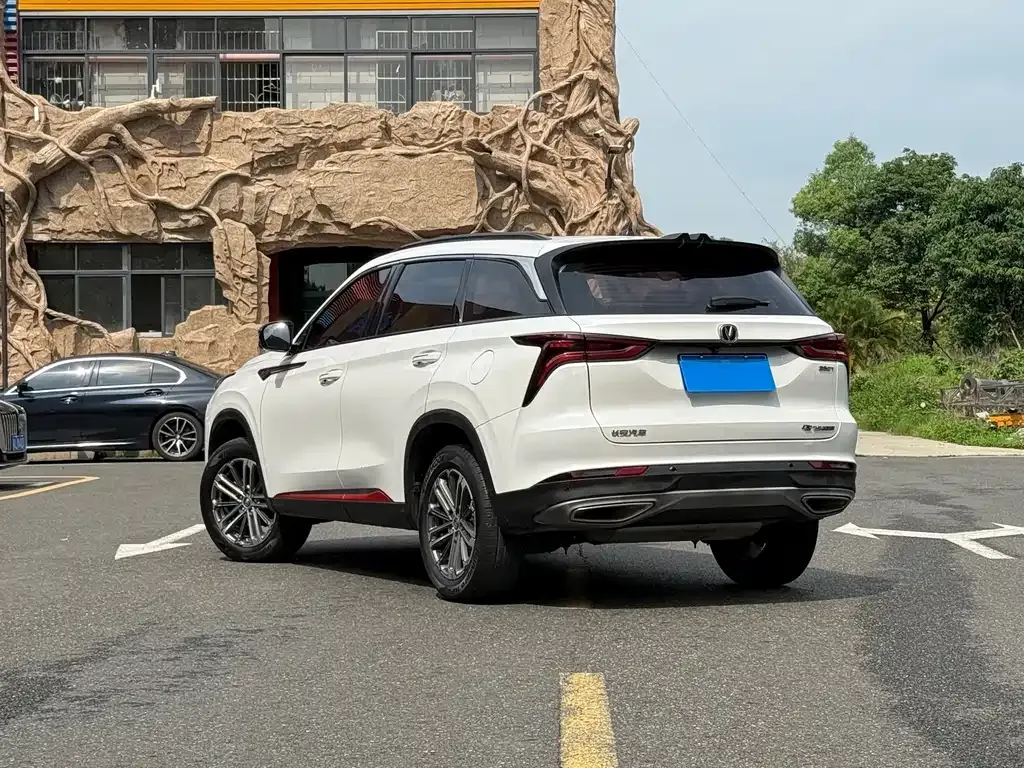Changan CS75PLUS — фото 9