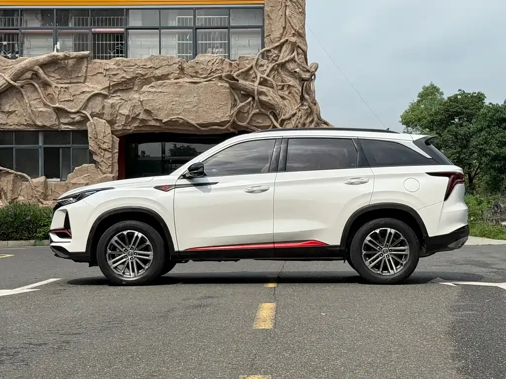 Changan CS75PLUS — фото 10
