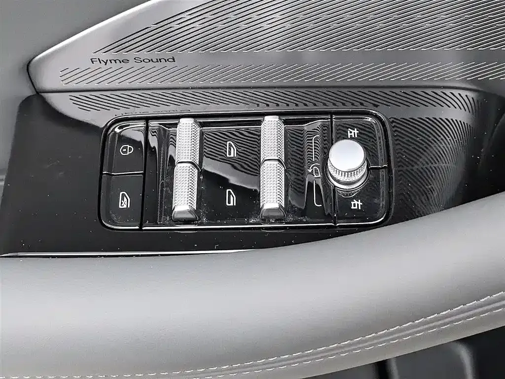 Geely Galaxy A7 — фото 8