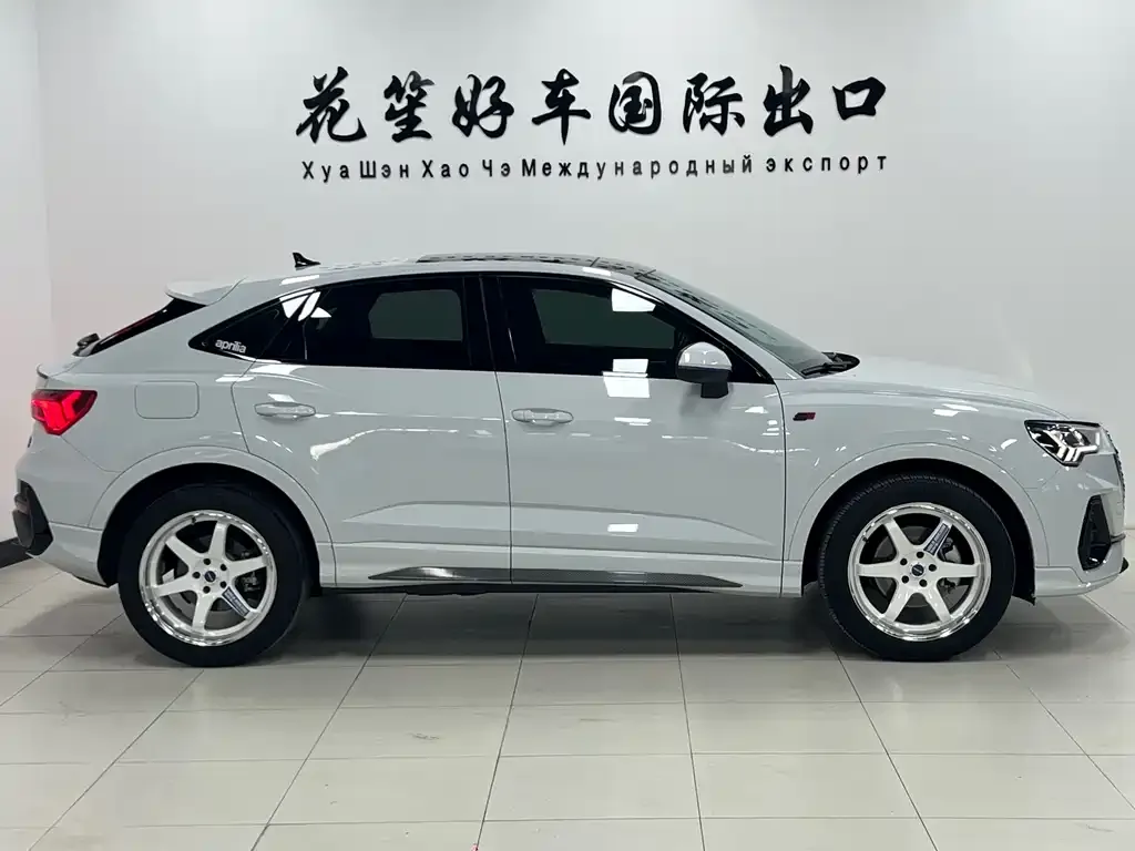 Audi Q3 Sportback — фото 10