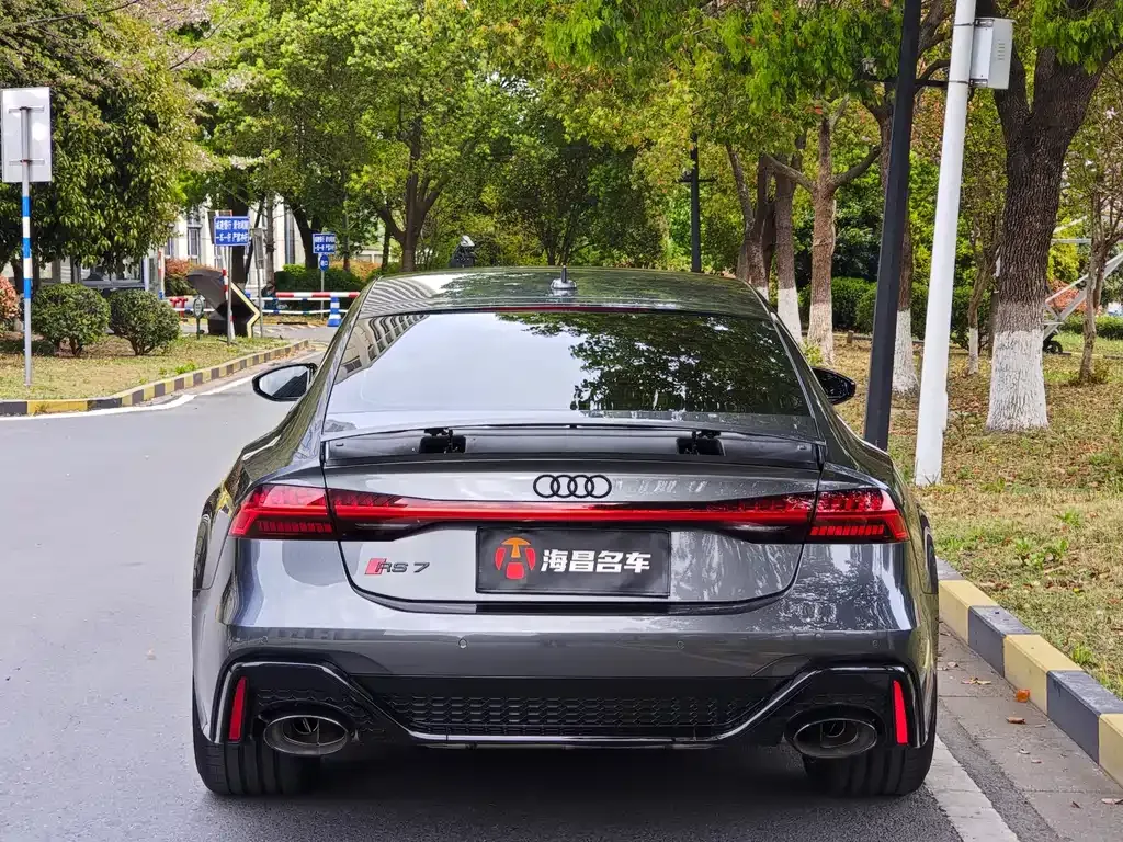 Audi RS 7 — фото 10