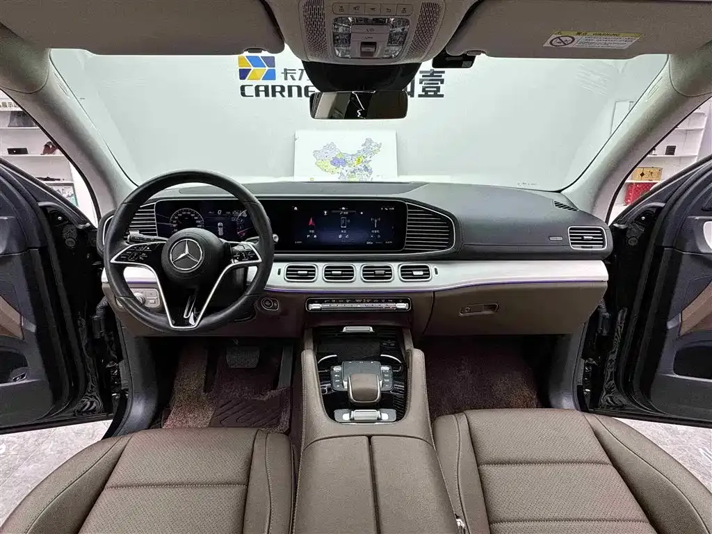Mercedes-Benz GLS — фото 6