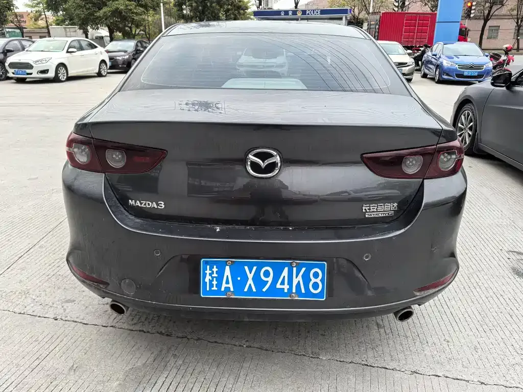 Mazda 3 Axela — фото 4