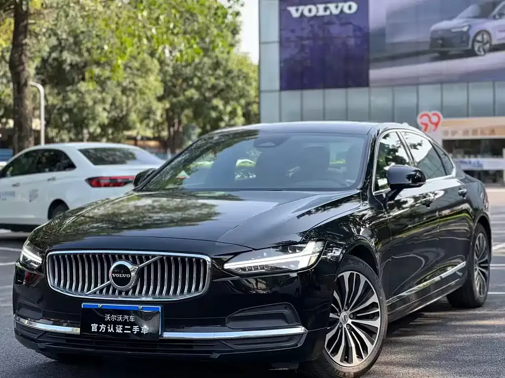 Volvo S90 — фото 1