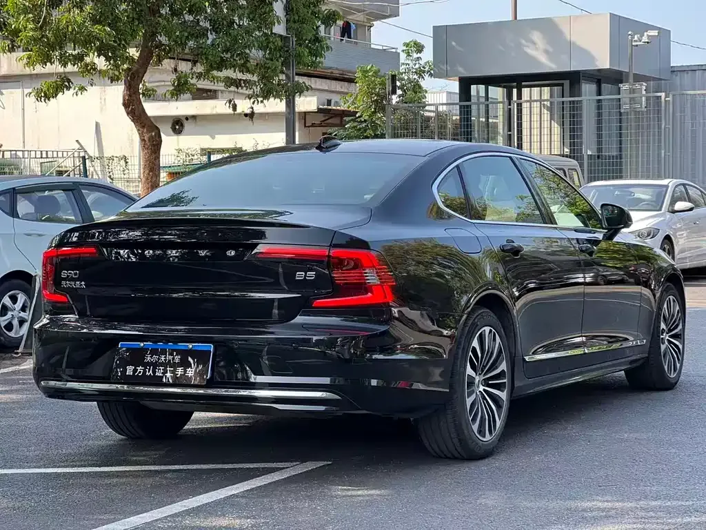 Volvo S90 — фото 8