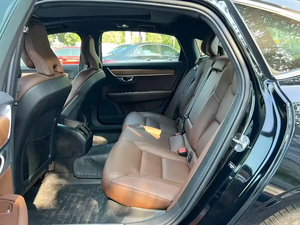 Volvo S90 — фото 3